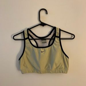 🎉HP🎉 Medium Nike Light Green & Black Sports Bra Dri Fit